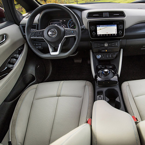 Nissan LEAF 2018 - interior